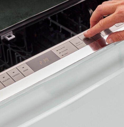 Unique Classic Retro Dishwasher Marshmallow White UGP-24CR DW W