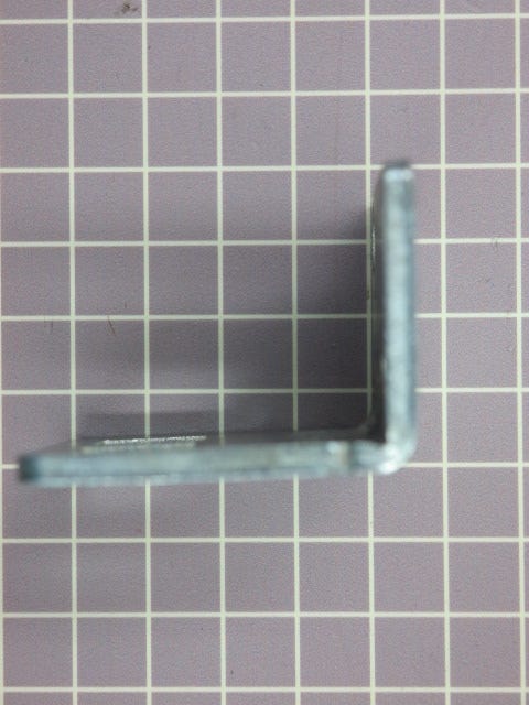 Bottom Hinge 63001128
