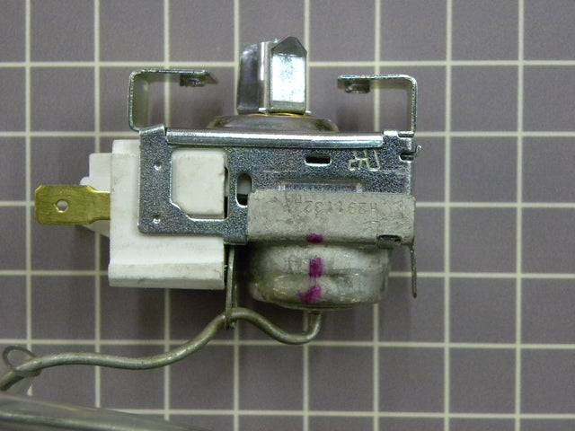 Temperature Control/Thermostat WR09X0352