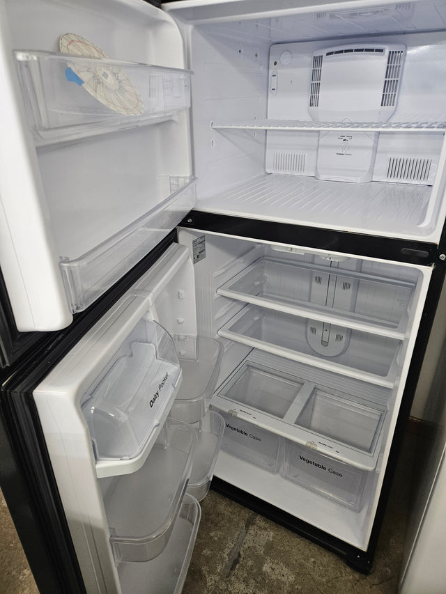 Reconditioned Criterion 30" Top Freezer Refrigerator CTMR182WD1B