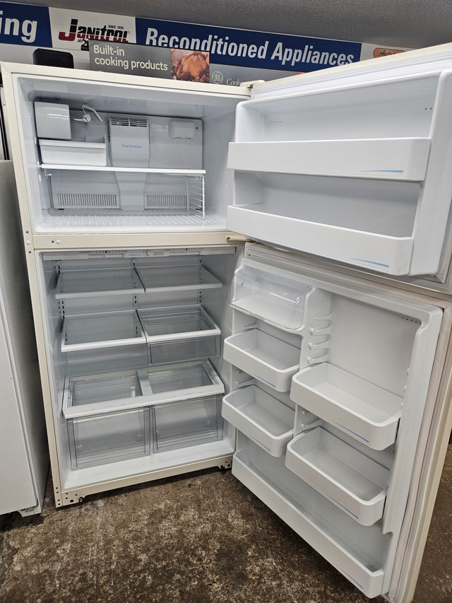 Reconditioned Amana® 21 cu. ft. Top Mount Refrigerator ATB2135HRQ