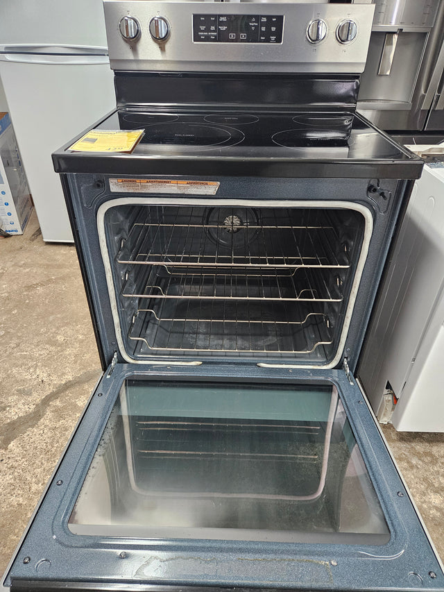 Reconditioned Whirlpool 30" Freestanding Electric Range WFE775H0HZ1