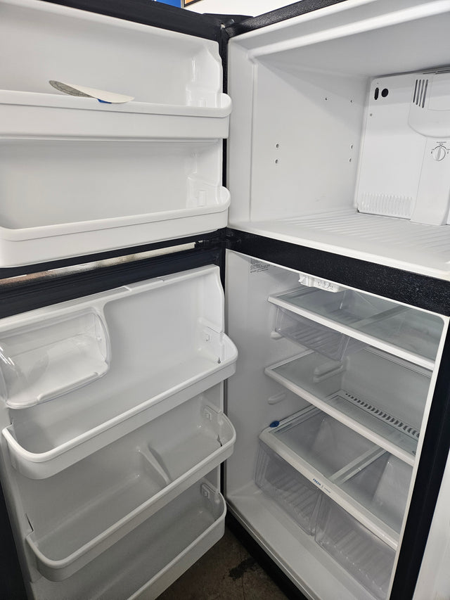 Reconditioned Frigidaire 20.5 Cubic Feet Top Mount Refrigerator FRT21HS6JB0