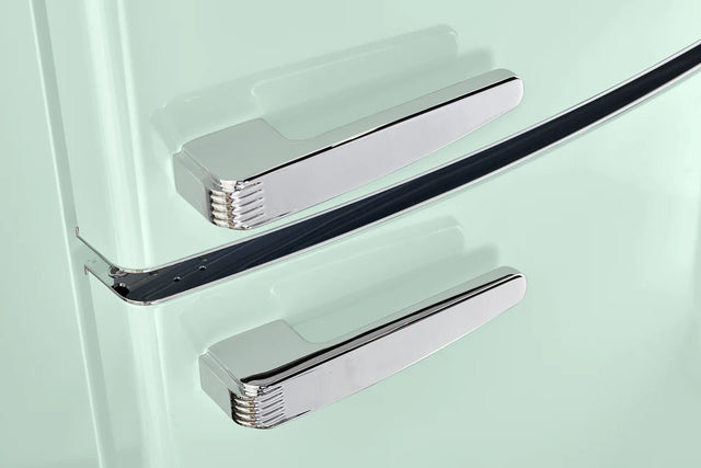 Classic Retro 23.6 in 11.7 cu. ft. Frost Free Retro Bottom Freezer Refrigerator in Summer Mint Green, ENERGY STAR UGP-340L LG AC