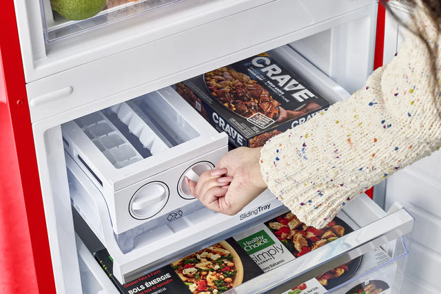 Classic Retro 23.6 in 11.7 cu. ft. Frost Free Retro Bottom Freezer Refrigerator in Candy Apple Red, ENERGY STAR UGP-340L R AC