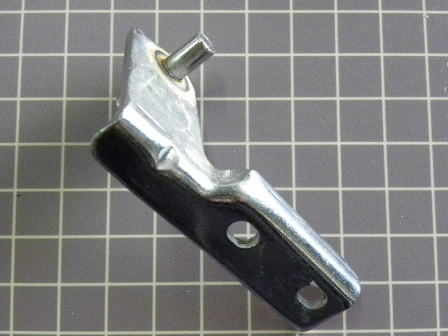 Middle Door Hinge WR13X666