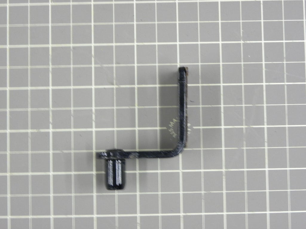 Lower Hinge WR13X596