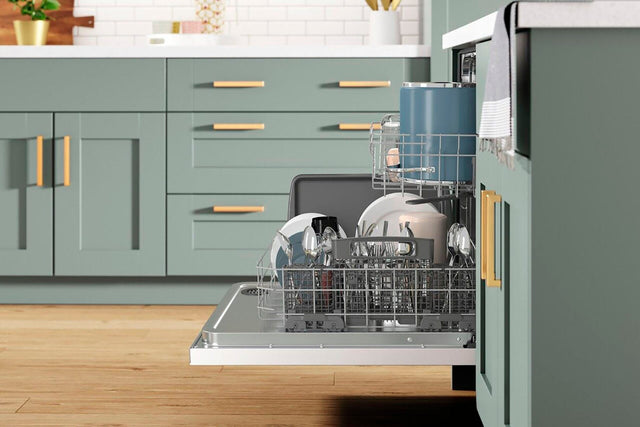 Whirlpool Large Capacity Dishwasher with Tall Top Rack WDT740SALW