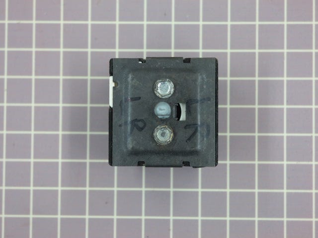 Surface Unit Switch 1400W (5.3-6.4A) WB21X5348