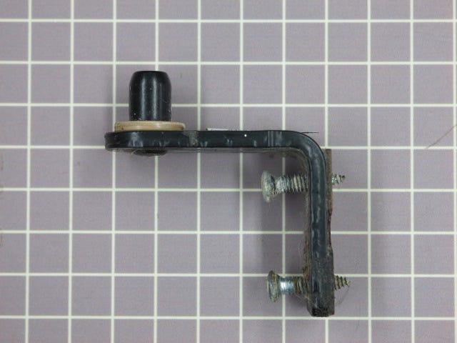 Bottom Hinge WR13X10100