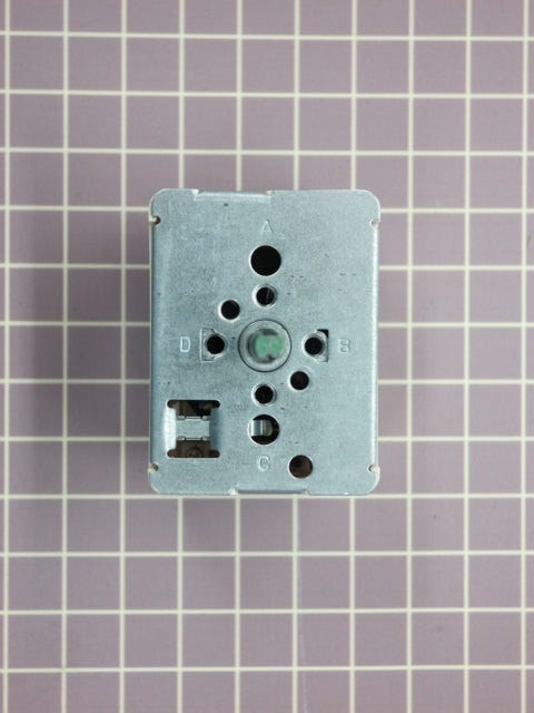 Surface Element Control Switch (7.2-9.0A) WB24T10146