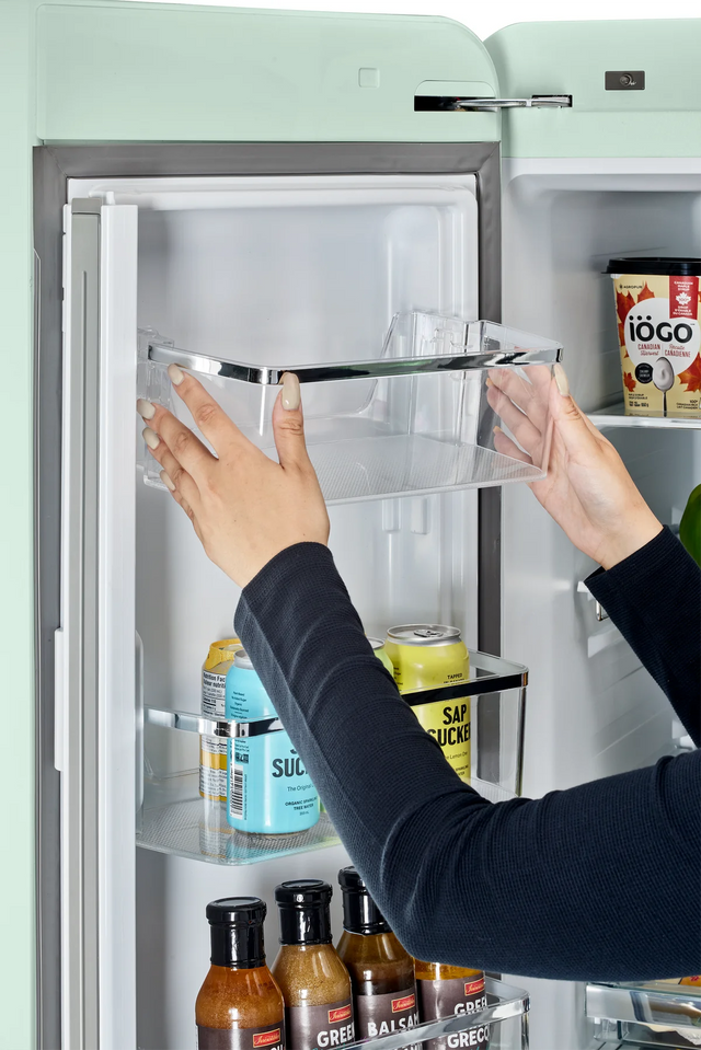 Classic Retro 36-inch 21.4 cu. ft. Frost Free French Door Counter Depth Refrigerator with Built-In Ice Maker in Summer Mint Green, ENERGY STAR® UGP-595L LG AC