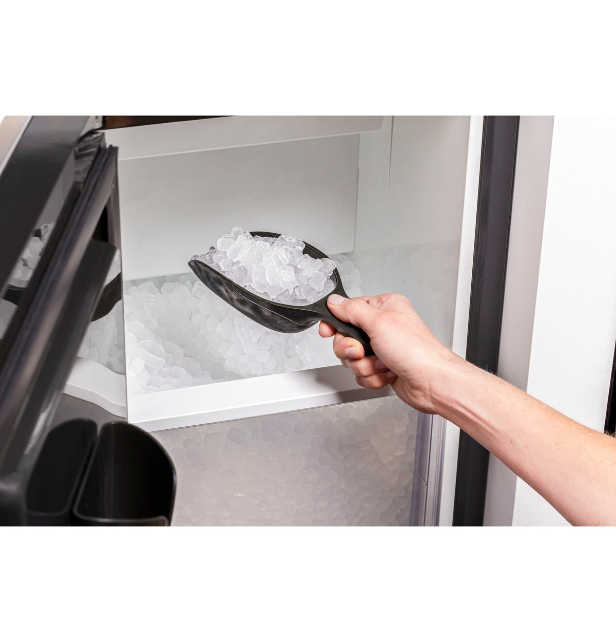 GE Profile Ice Maker 15-Inch Panel-Ready - Nugget Ice UNC15NPWII