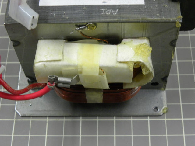 Avanti Microwave Transformer MO902SST