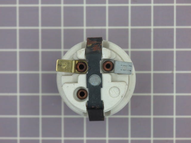 Receptacle 790312