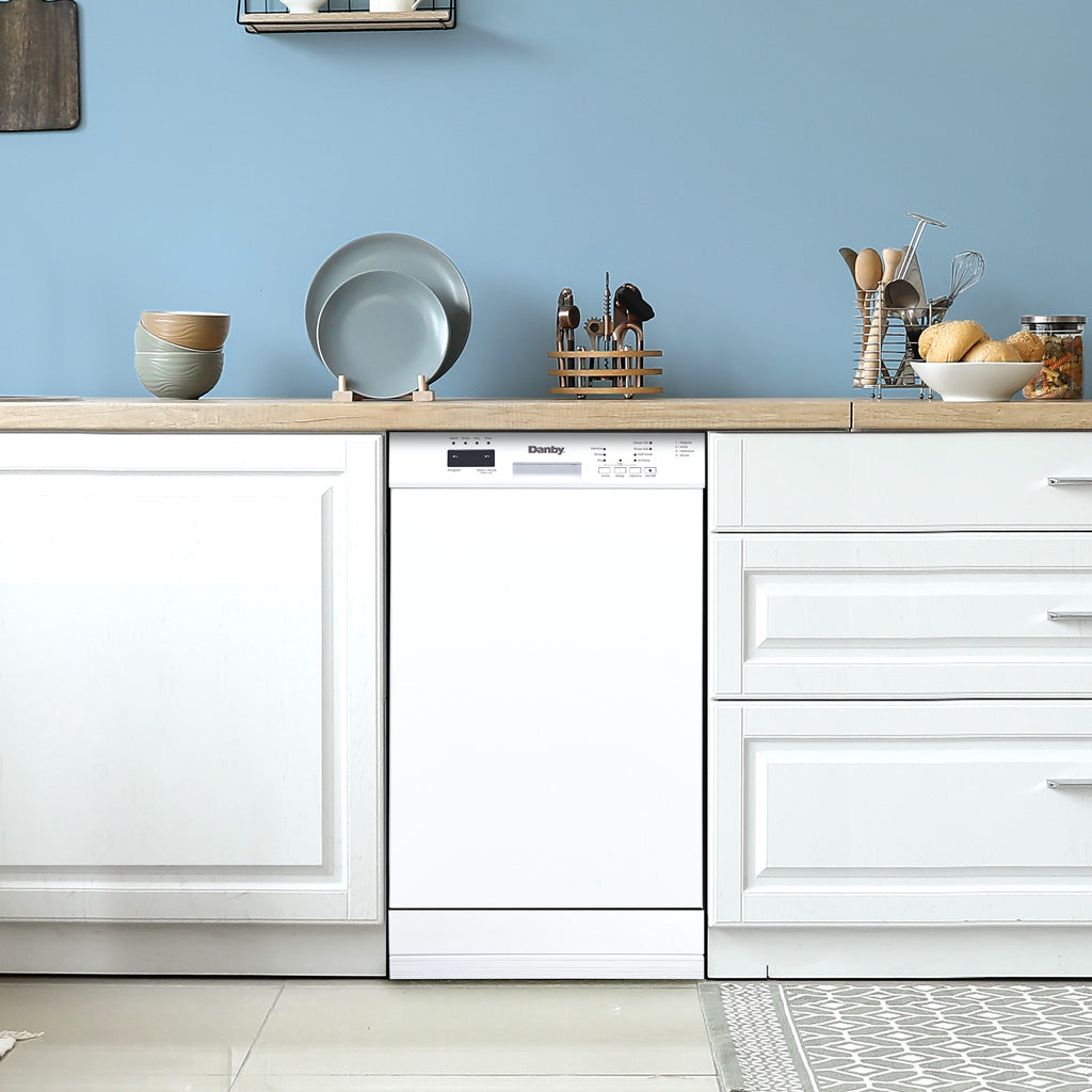 Danby 18″ Wide Built-in Dishwasher in White DDW18D1EW