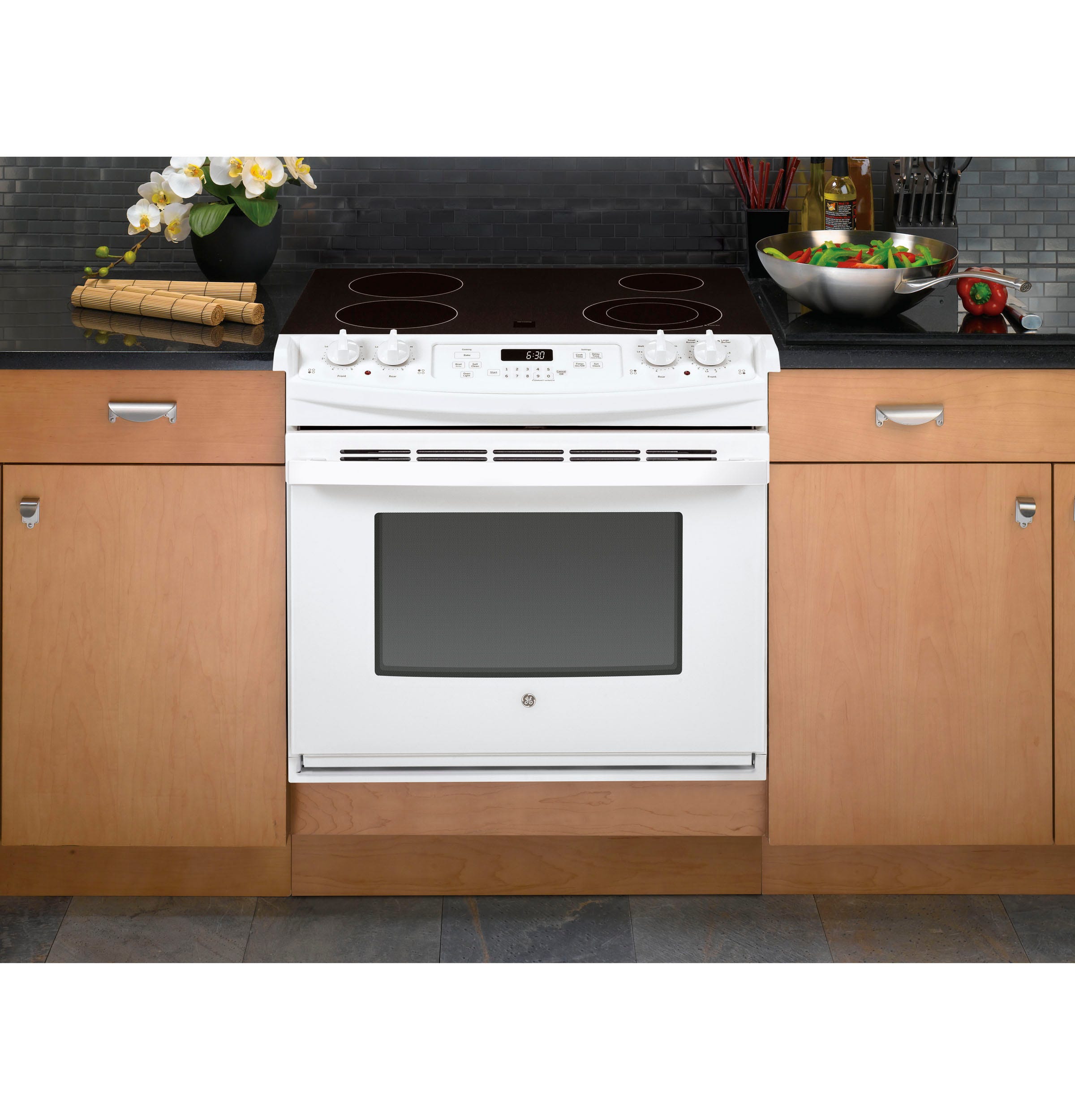 GE 30" DROP-IN ELECTRIC RANGE JD630DTWW