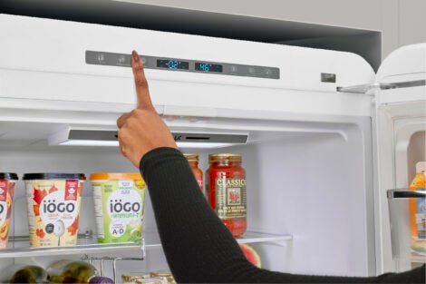 Classic Retro 30 in 17.7 cu. ft. Frost Free Retro Bottom Freezer Refrigerator in Marshmallow White, ENERGY STAR UGP-510L W AC