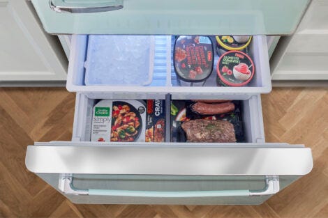 Classic Retro 30 in 17.7 cu. ft. Frost Free Retro Bottom Freezer Refrigerator in Summer Mint Green, ENERGY STAR UGP-510L LG AC