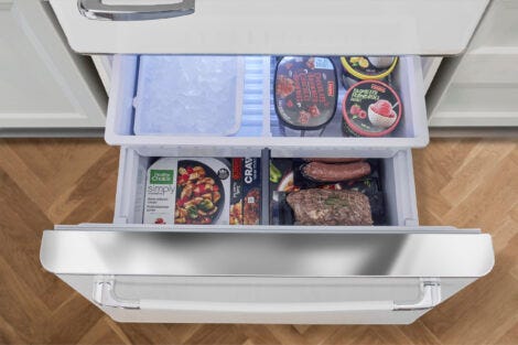 Classic Retro 30 in 17.7 cu. ft. Frost Free Retro Bottom Freezer Refrigerator in Marshmallow White, ENERGY STAR UGP-510L W AC