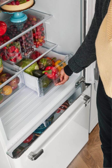 Classic Retro 30 in 17.7 cu. ft. Frost Free Retro Bottom Freezer Refrigerator in Marshmallow White, ENERGY STAR UGP-510L W AC