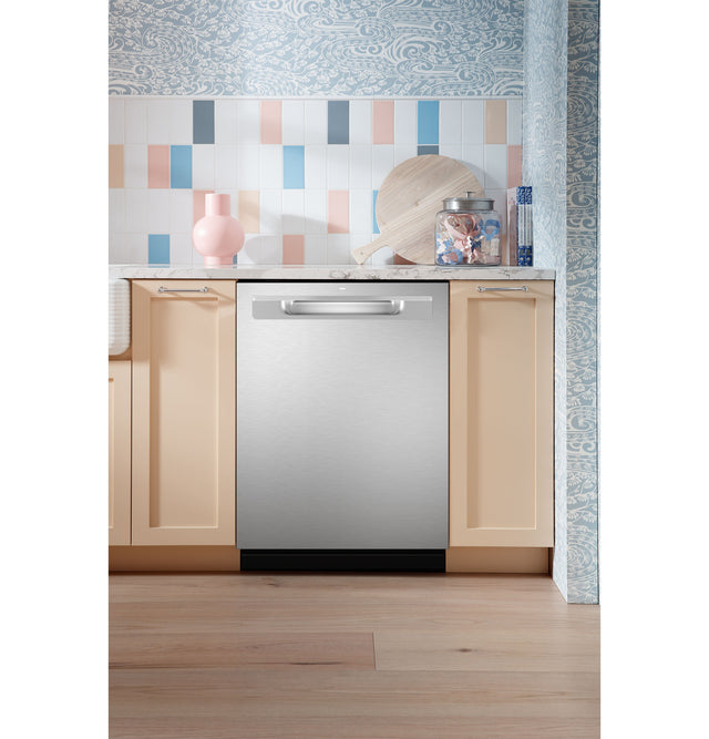 GE Fingerprint Resistant Top Control with Stainless Steel Interior Dishwasher with Sanitize Cycle GDP670SYVFS