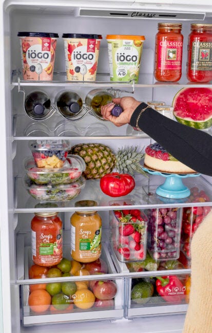 Classic Retro 30 in 17.7 cu. ft. Frost Free Retro Bottom Freezer Refrigerator in Midnight Black, ENERGY STAR UGP-510L B AC