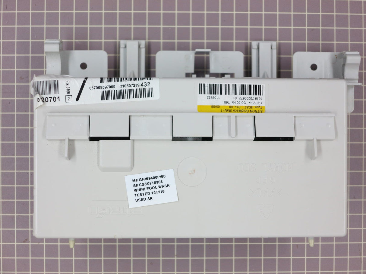 Microcomputer 8182280