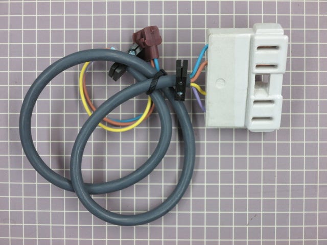 Receptacle With Wire Harness 7408P082-60