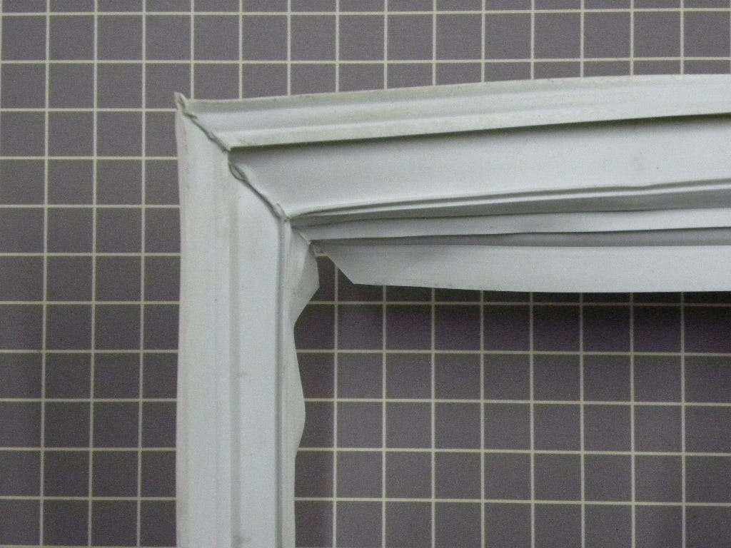 Gasket 215608916
