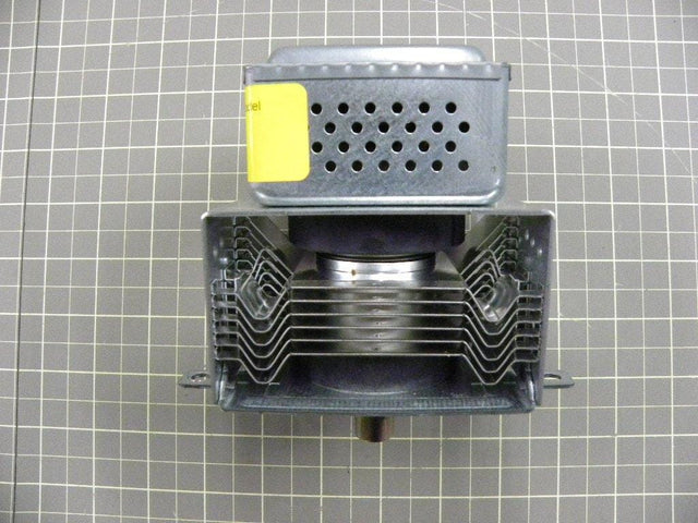 Magnetron 8206317
