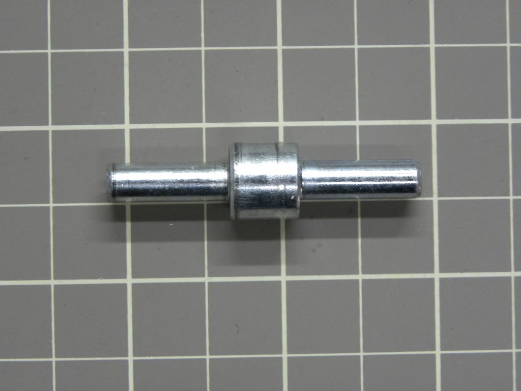 Center Hinge Pin 218251300