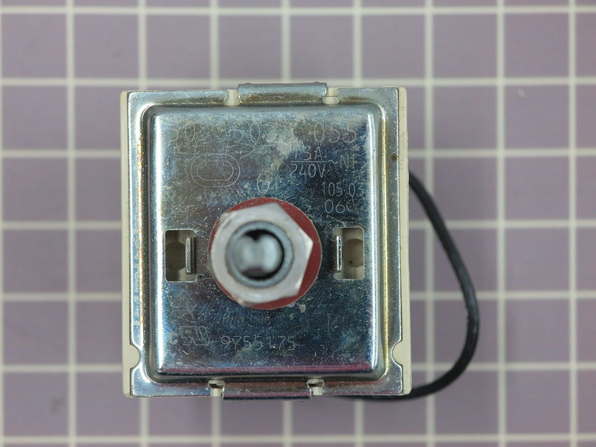 Surface Element Switch (13A) 9755175