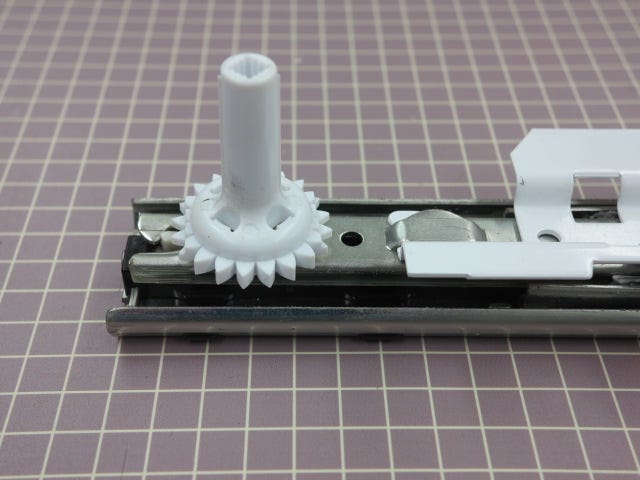 Slide RH Bracket W10122148