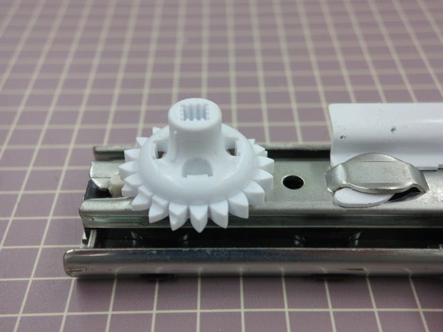 Slide RH Bracket W10122148