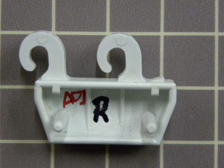 RH Retainer Bracket 5303323480
