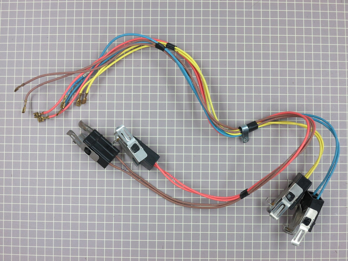 Receptacle and Wire 3196155