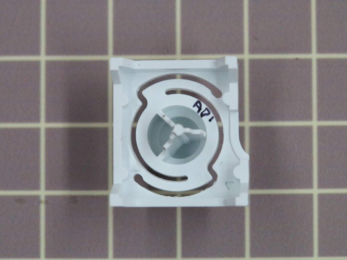 Button 137320910