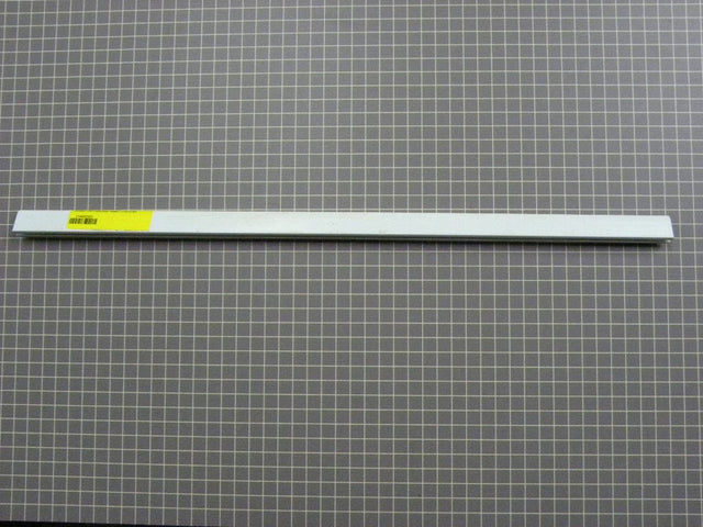 Front Glass Trim 218830393