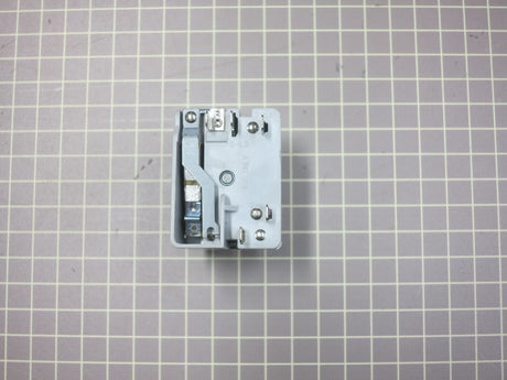 Surface Element Switch 5304506425