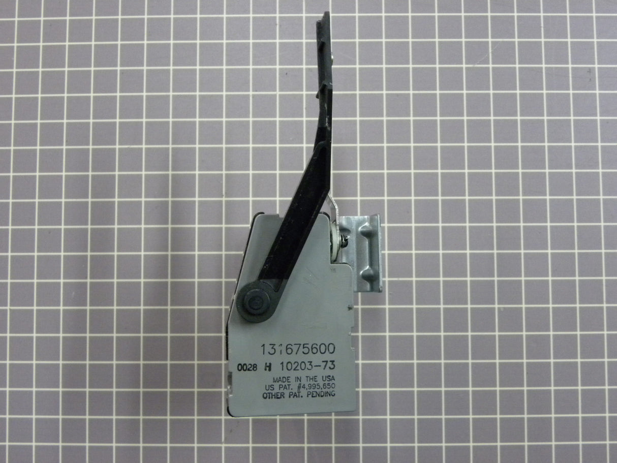 Lid Latch 131675600