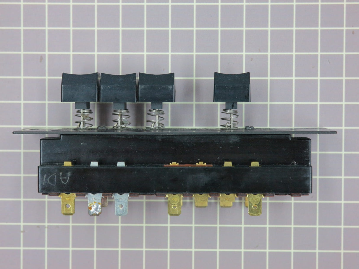 Push Button Switch 697558