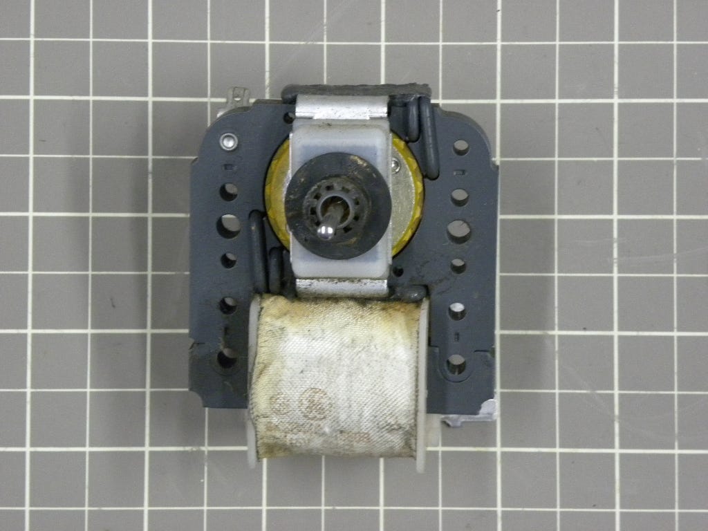 Fan Motor (RH Plugs) WR60X190