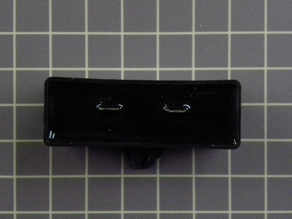 Capacitor C8931608
