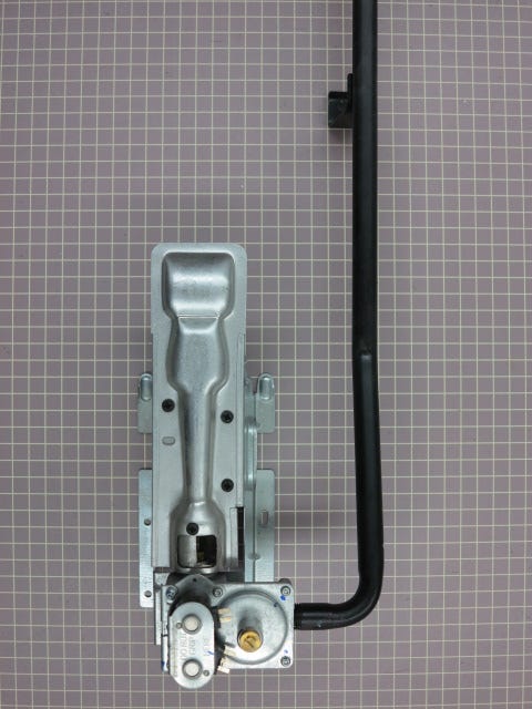 Gas Valve and Pipe Assembly WE14M159 (Used)