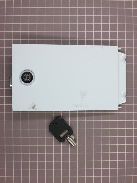 Service Door 3351136