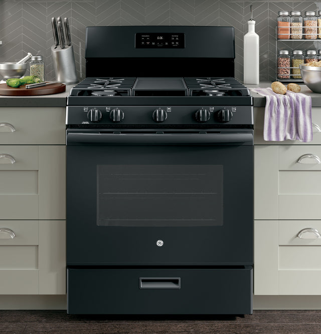 GE 30" Free-Standing Gas Range JGBS66DEKBB