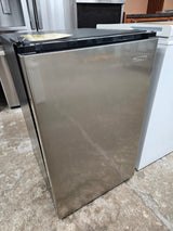 Reconditioned Vissani 4.3 Cu. Ft. Mini Refrigerator HVAR43GSE
