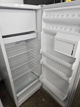 Reconditioned Danby Mid-Size Refrigerator D9604W