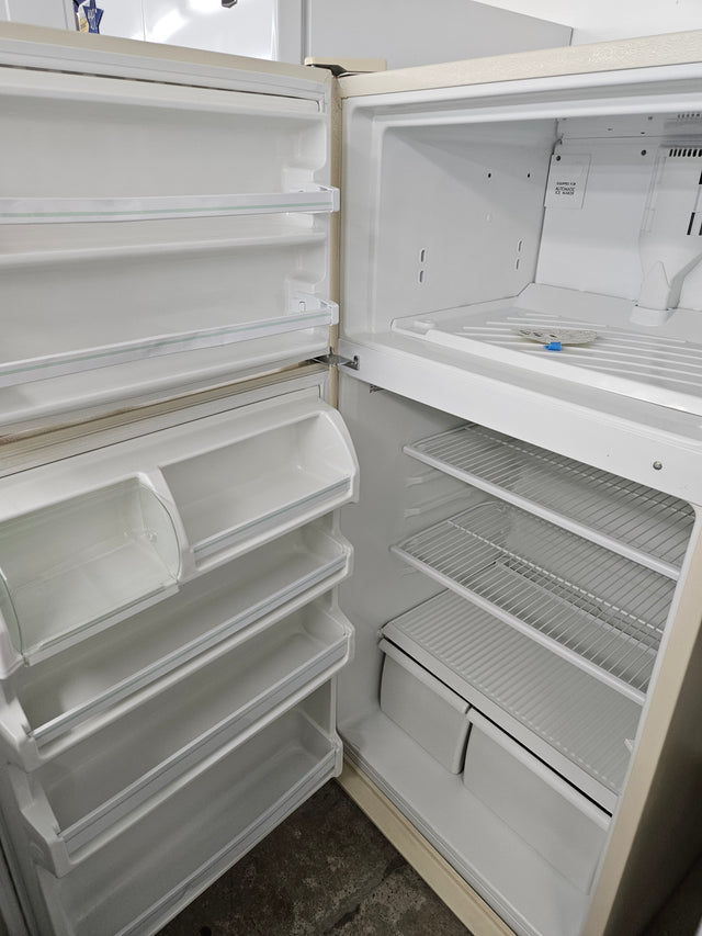 Reconditioned Whirlpool Top Freezer Refrigerator ET16JKXDN00